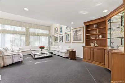 30 Yale Drive, Manhasset, NY 11030 - Photo 18