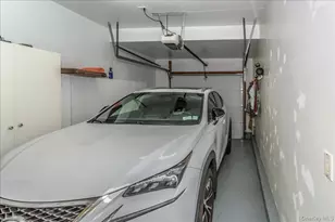 117 Carriage Ln, Plainview, NY 11803 - Photo 20