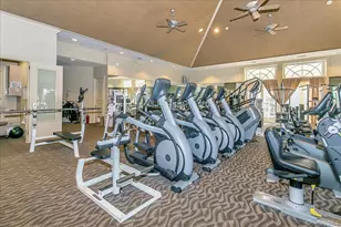 117 Carriage Ln, Plainview, NY 11803 - Photo 32