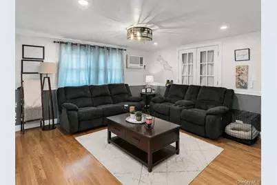 30 Norfolk Drive E, Elmont, NY 11003 - Photo 14