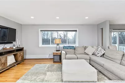 503 Weeks Avenue, Manorville, NY 11949 - Photo 16