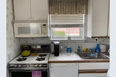 264-15 Langston Avenue #E-2, Glen Oaks, NY 11004 - Photo 6