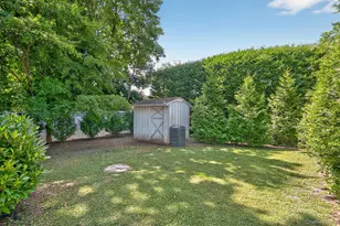 87 8th Ave, Huntington Station, NY 11746 - Photo 24