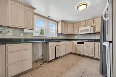 87 8th Avenue, Huntington Station, NY 11746 - Photo 16