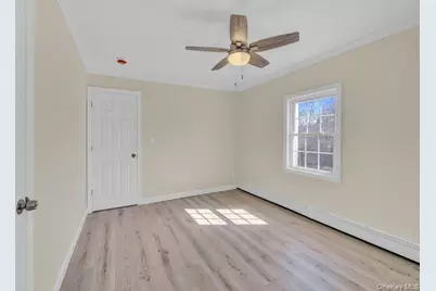 37 Oklahoma Avenue, Bay Shore, NY 11706 - Photo 8