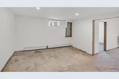 37 Oklahoma Avenue, Bay Shore, NY 11706 - Photo 10