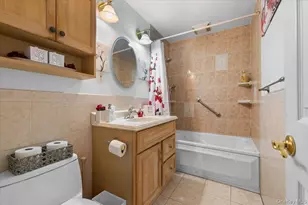 2192 6th St, East Meadow, NY 11554 - Photo 10