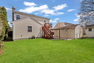 2192 6th St, East Meadow, NY 11554 - Photo 24