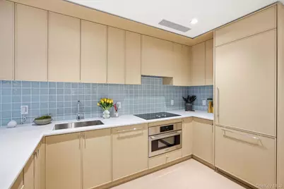 24-01 Queens Plaza N #205, Long Island City, NY 11101 - Photo 6