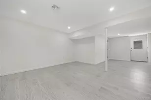 1078 Woodfield Rd, Rockville Centre, NY 11570 - Photo 40