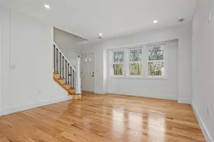 1078 Woodfield Rd, Rockville Centre, NY 11570 - Photo 14