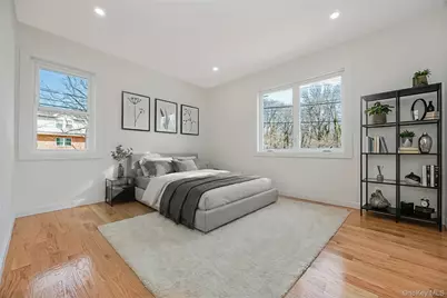 1078 Woodfield Road, Rockville Centre, NY 11570 - Photo 26