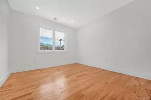 1078 Woodfield Rd, Rockville Centre, NY 11570 - Photo 32