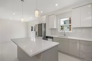 1078 Woodfield Rd, Rockville Centre, NY 11570 - Photo 18