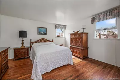 145 Raleigh Lane, West Islip, NY 11795 - Photo 14
