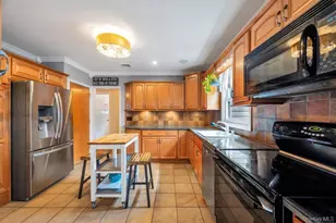 990 Thomas Ave, Baldwin, NY 11510 - Photo 10