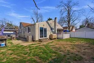 108 Fourth St, Brentwood, NY 11717 - Photo 18
