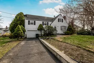 42 Tower Hill Dr, Port Chester, NY 10573 - Photo 2