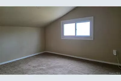 8 Lion Lane, North Babylon, NY 11703 - Photo 14