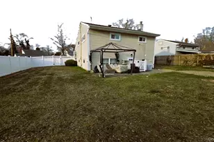 8 Lion Ln, North Babylon, NY 11703 - Photo 2