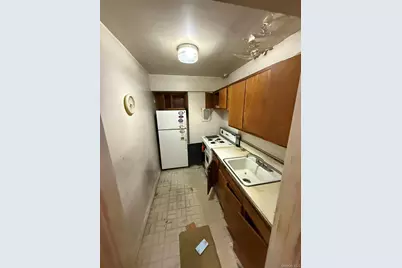 4242 Colden Street #C15, Flushing, NY 11355 - Photo 4