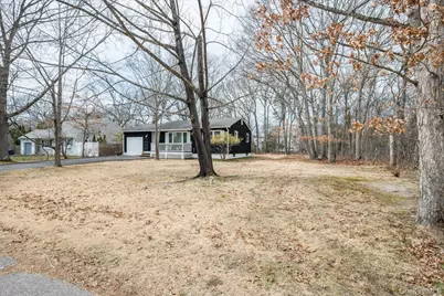 18 Maple Avenue, Bellport, NY 11713 - Photo 20