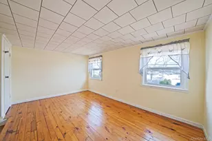 344 Woods Rd, North Babylon, NY 11703 - Photo 20