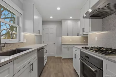 35 Forest Avenue, Ossining, NY 10562 - Photo 8