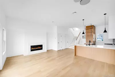 68 Foster Avenue #4, Hampton Bays, NY 11946 - Photo 8