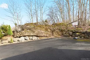 8 Robbins Ln, Saugerties, NY 12477 - Photo 4