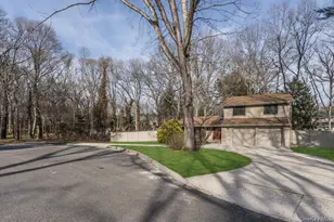 11 Jeanne Rd, Lake Grove, NY 11755 - Photo 2