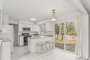 11 Jeanne Rd, Lake Grove, NY 11755 - Photo 10