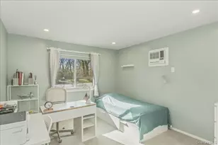 11 Jeanne Rd, Lake Grove, NY 11755 - Photo 20