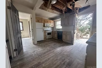 188 W Woodland Drive, Wading River, NY 11792 - Photo 30