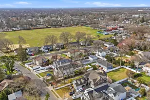 978 Little Whalneck Rd, Merrick, NY 11566 - Photo 32