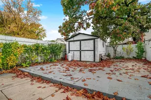 110-43 159th St, Jamaica, NY 11433 - Photo 12