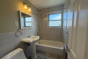 1084 Fenwood Dr, Valley Stream, NY 11580 - Photo 8