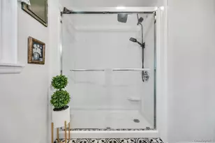 248 Newcastle Ct, Ridge, NY 11961 - Photo 18