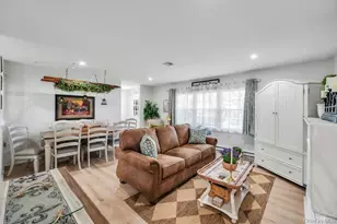 248 Newcastle Ct, Ridge, NY 11961 - Photo 10