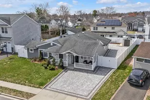 69 Candy Ln, Syosset, NY 11791 - Photo 30