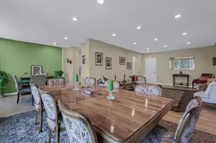 1 Kensington Gate, Great Neck, NY 11021 - Photo 10