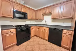 153 Montgomery Ave, Scarsdale, NY 10583 - Photo 2