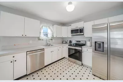 [Address not provided], Wyandanch, NY 11798 - Photo 12