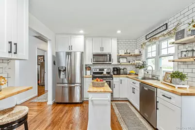 14 Ursular Court, Smithtown, NY 11787 - Photo 16