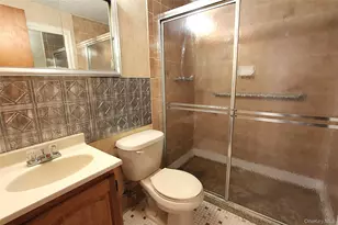 58-18 84th Pl, Middle Village, NY 11379 - Photo 20