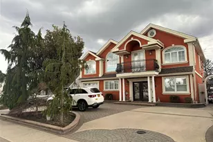 26 Grace Ln, Levittown, NY 11756 - Photo 2