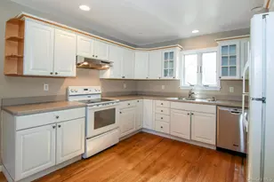 4 Manor Pl, White Plains, NY 10605 - Photo 6