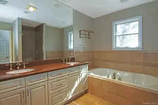 4 Manor Pl, White Plains, NY 10605 - Photo 22
