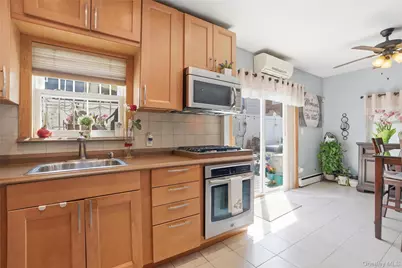 2866 Dewey Avenue, Bronx, NY 10465 - Photo 8