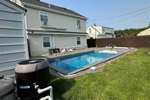 12 Green Ln, Levittown, NY 11756 - Photo 18